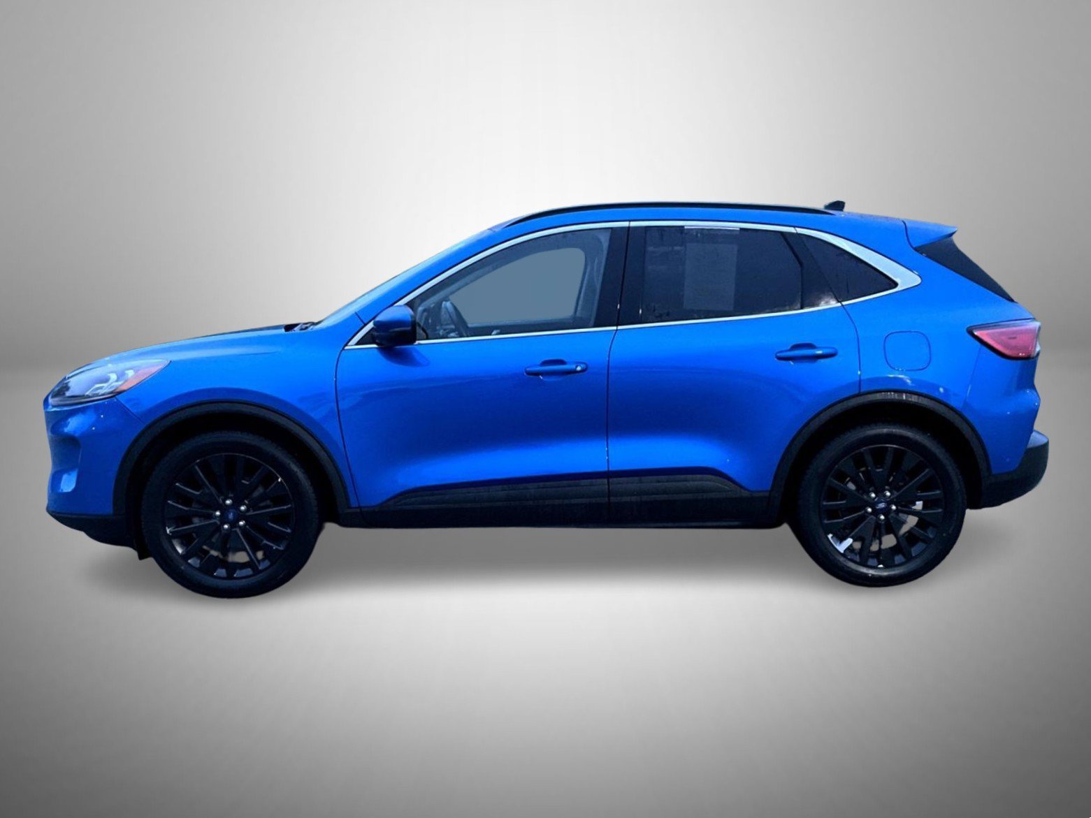 Used 2020 Blue Ford Titanium image 8