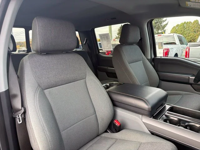 Used 2024  Ford XLT image 34