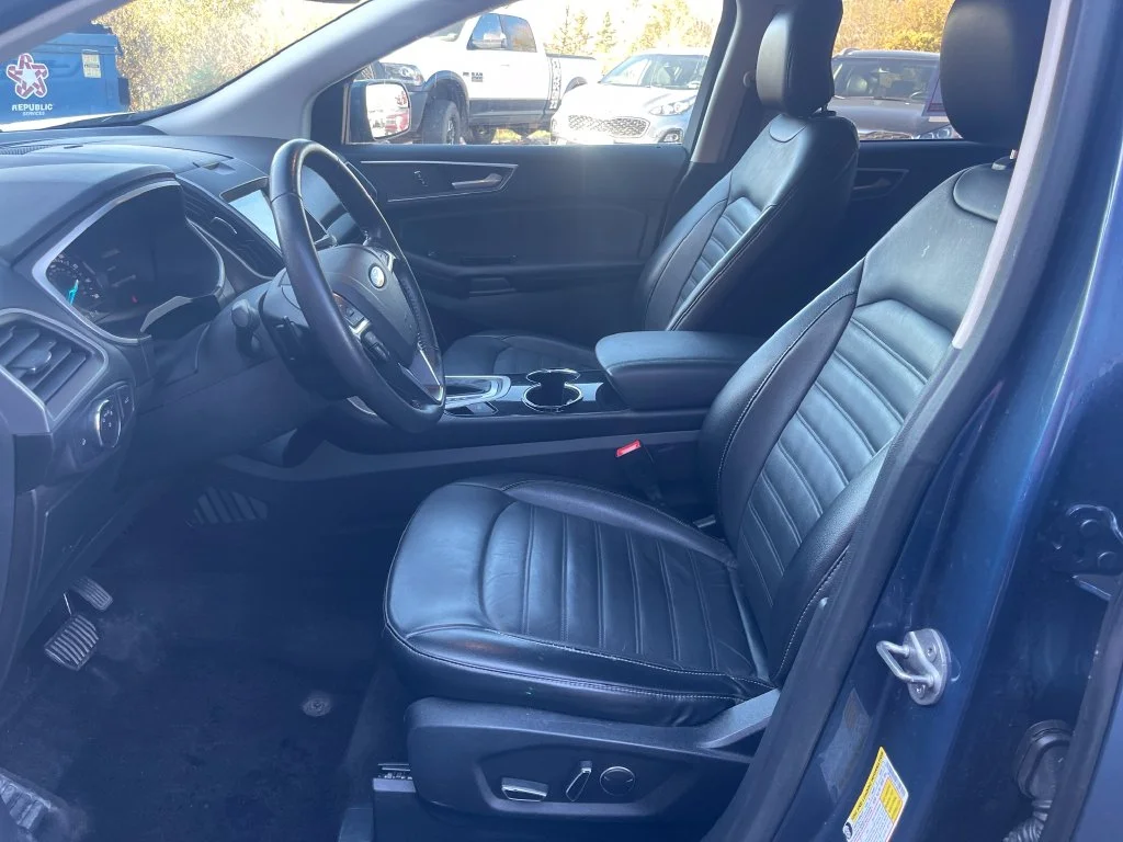 Used 2018 Blue Ford SEL image 17