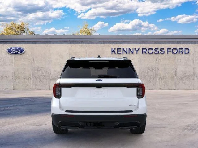New 2026 Star White Metallic Tri-Coat Ford ST-Line image 29