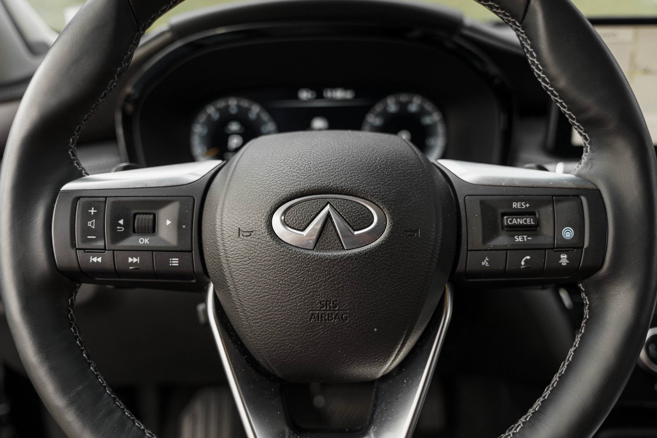 Used 2024 Mineral Black INFINITI SENSORY image 17