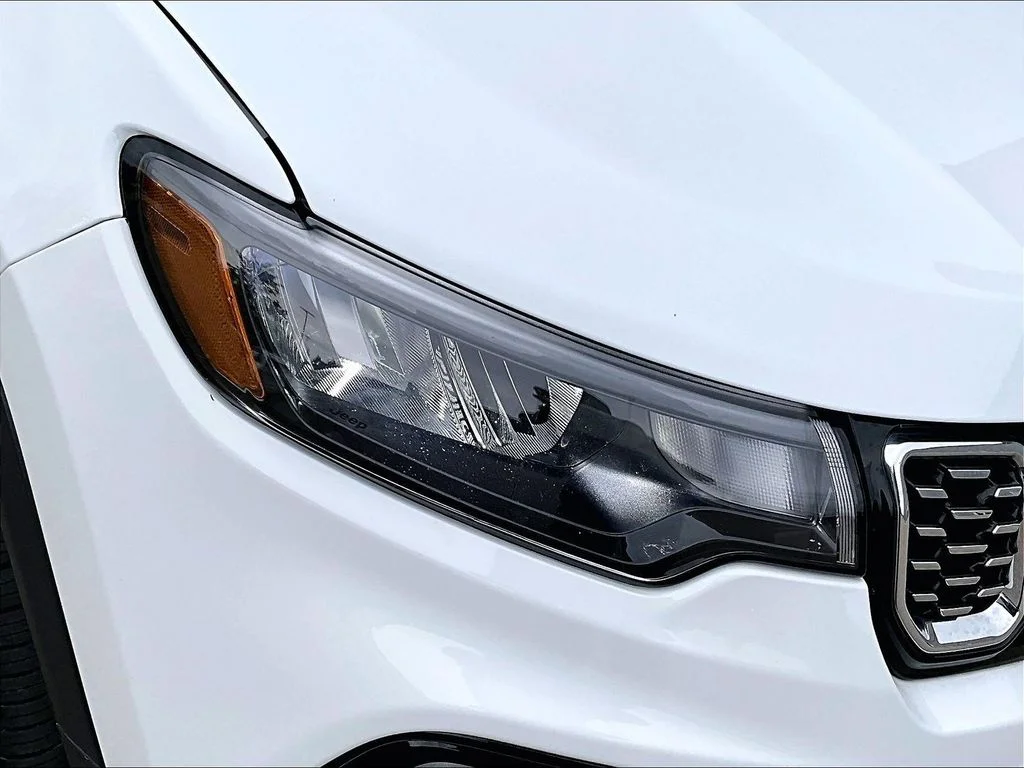 Used 2025 White Jeep Limited image 31