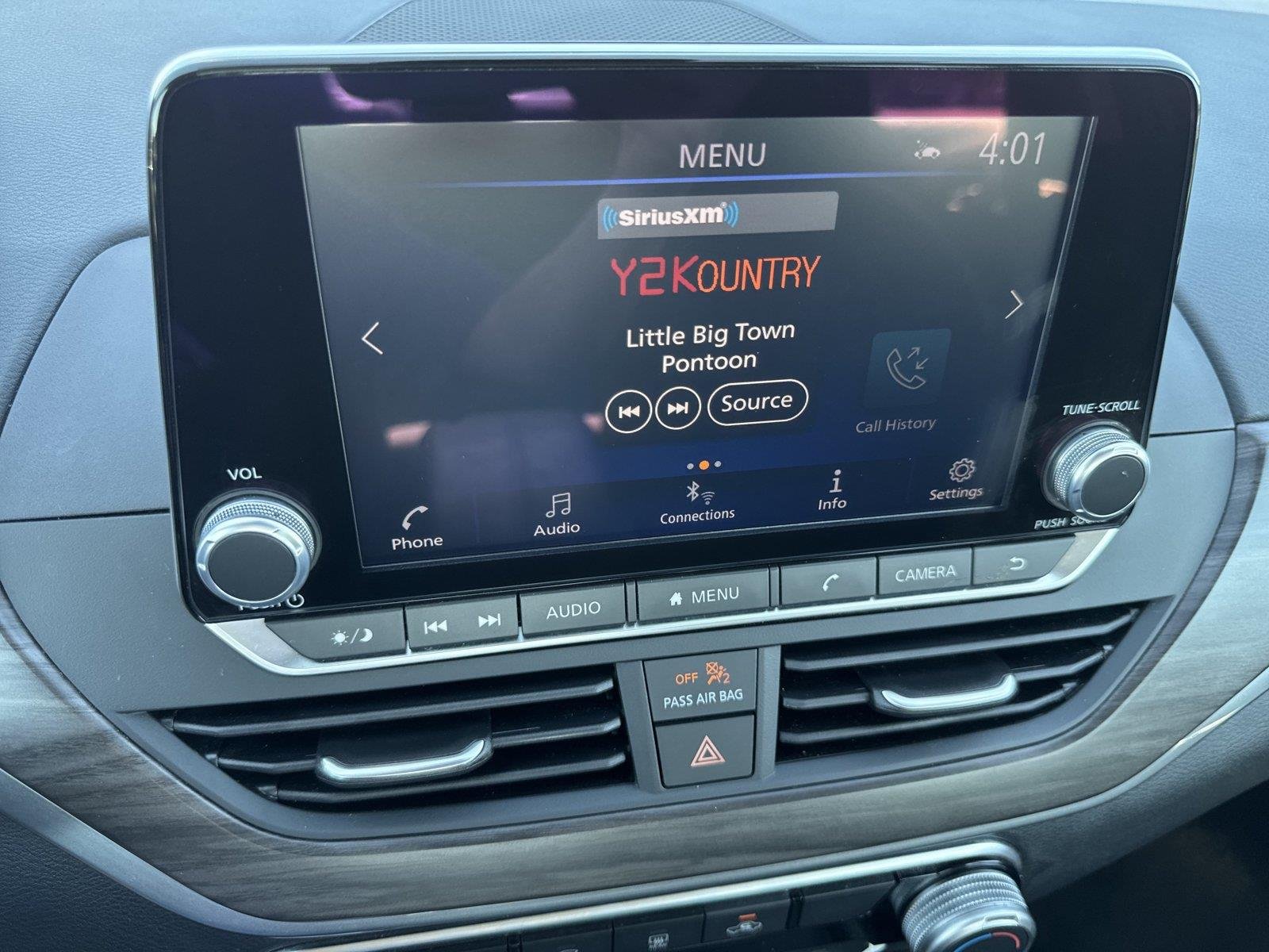 Used 2025 Super Black Nissan SV image 23