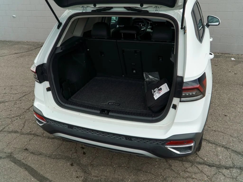 Used 2025 White Volkswagen 1.5T SEL image 14