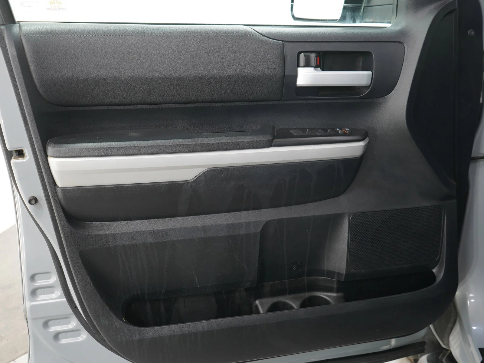 Used 2018 Cement Toyota SR5 image 22