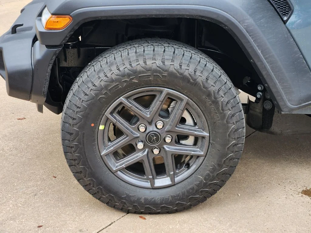 New 2026 Anvil Clear-Coat Exterior Paint Jeep Sport S image 7