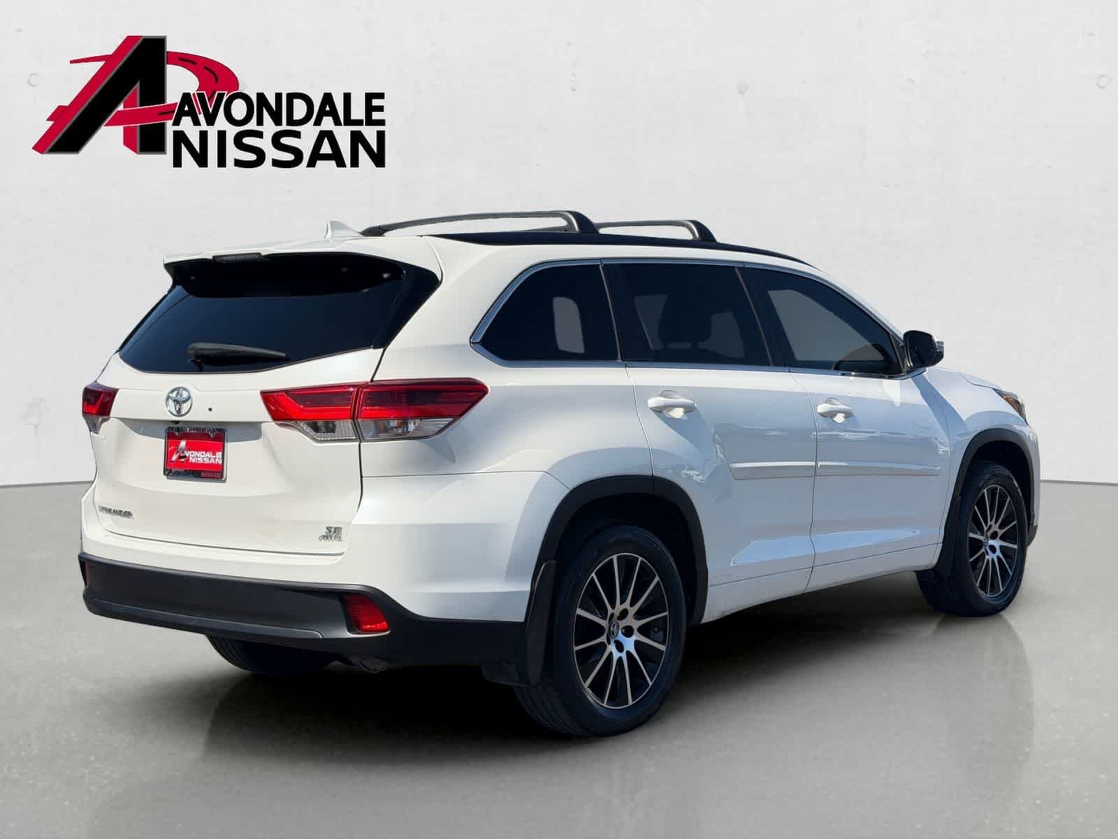 Used 2018 Blizzard Pearl Toyota SE image 6