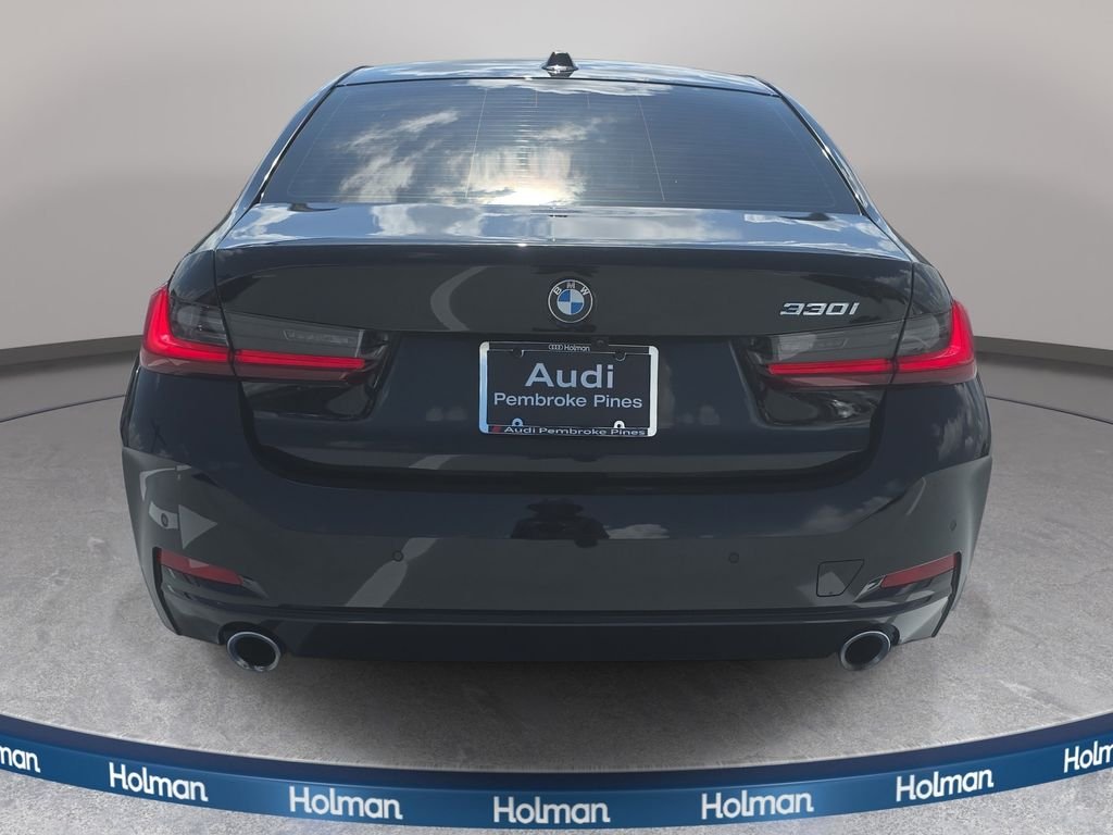 Used 2023 Black BMW 330i image 9