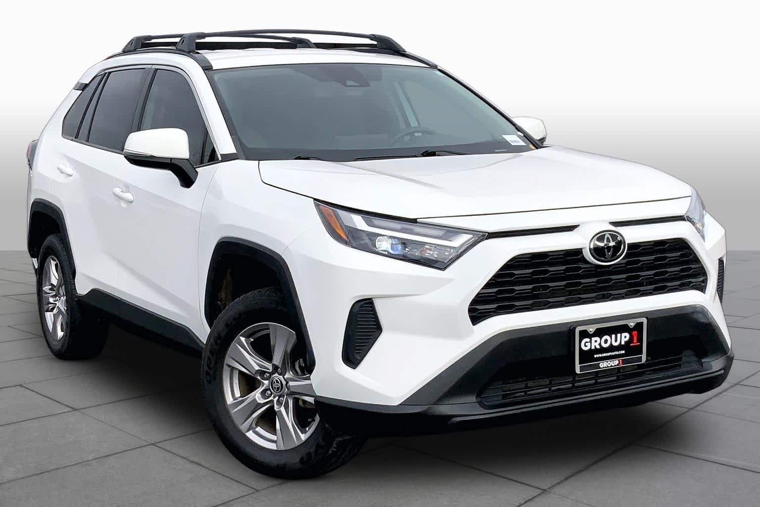 Used 2023 Ice Cap Toyota XLE image 3