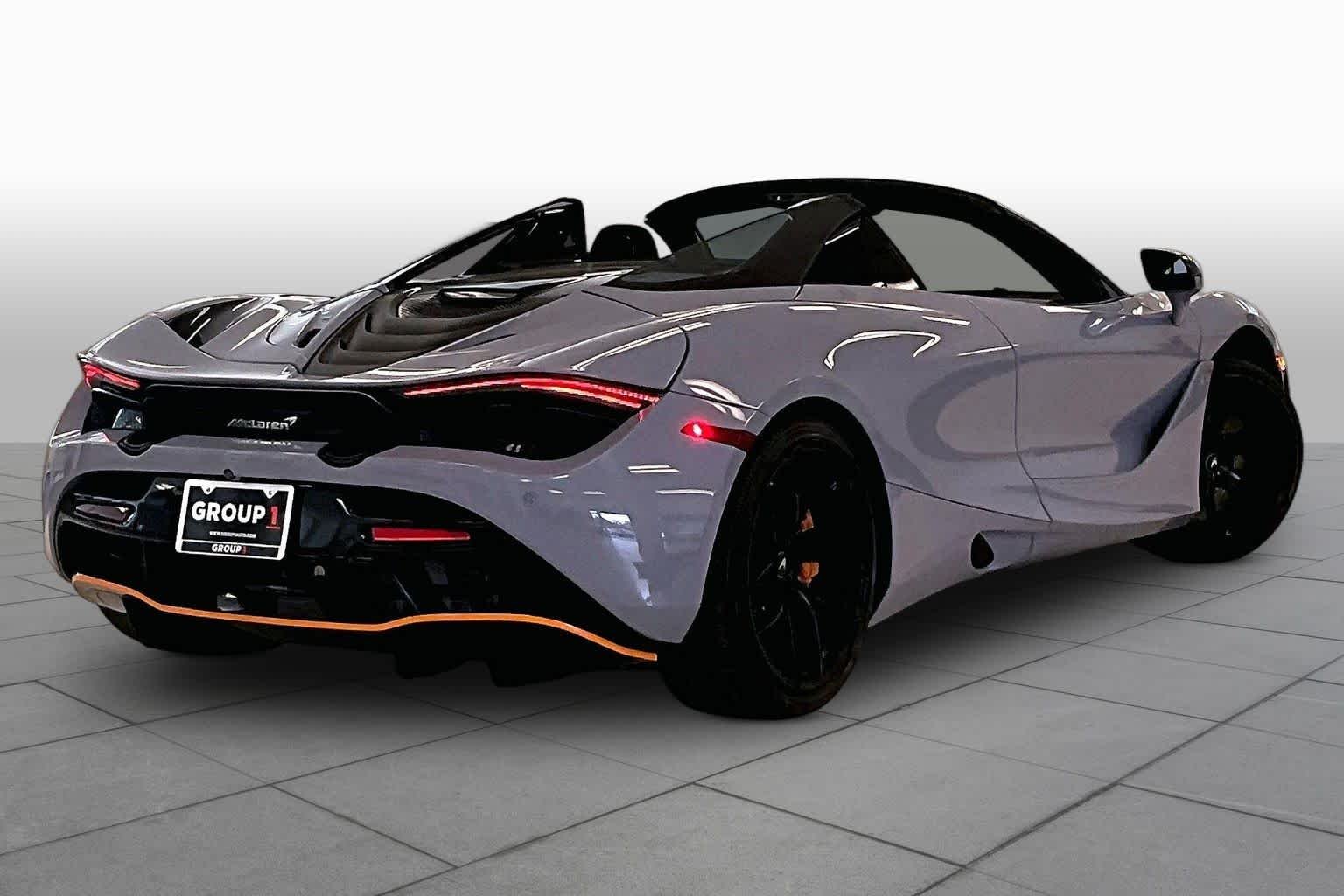 Used 2021 Ceramic Grey McLaren Performance image 12