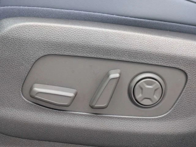 New 2026 Ceramic Silver Kia EX image 21