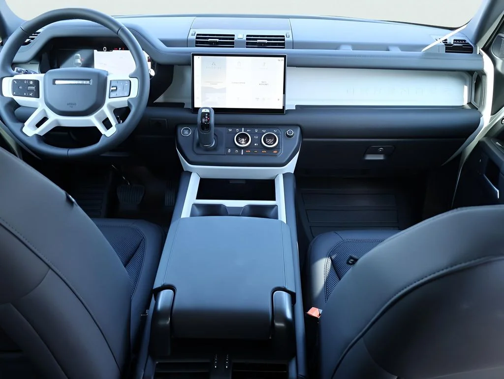 Certified Used 2025 Fuji White Land Rover S image 14