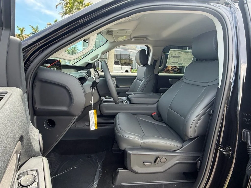New 2027 Black Ford Active image 8