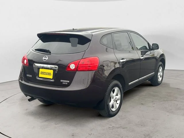 Used 2013 Black Nissan S image 5
