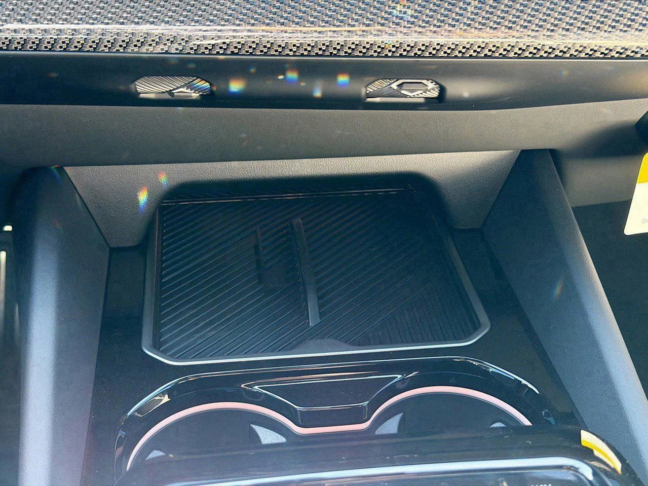 2026 BMW 5 Series 550e - Photo 32