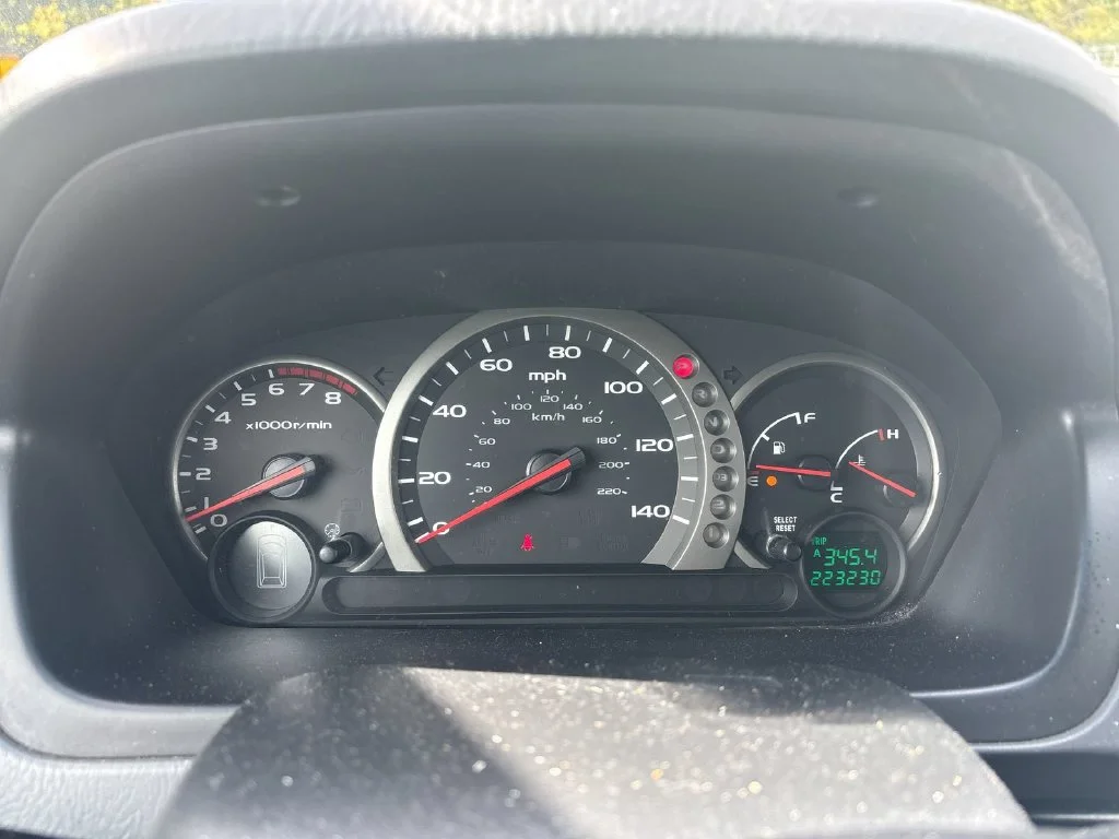 Used 2004 Silver Honda EX-L image 17