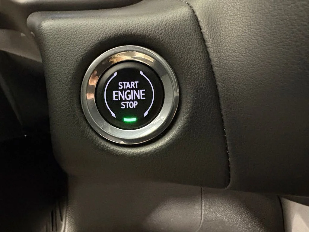 Used 2023 Beige Chevrolet Z71 image 33
