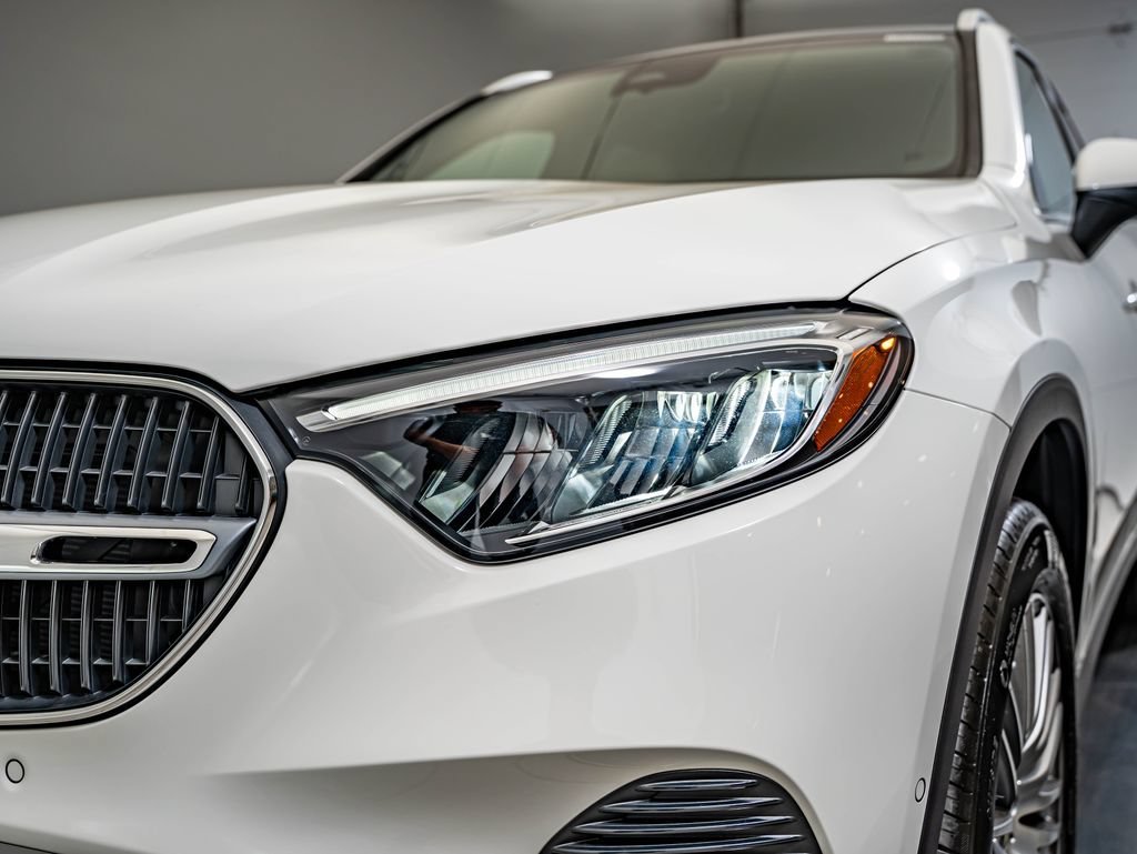 New 2027 Polar White Mercedes-Benz GLC 300 image 13