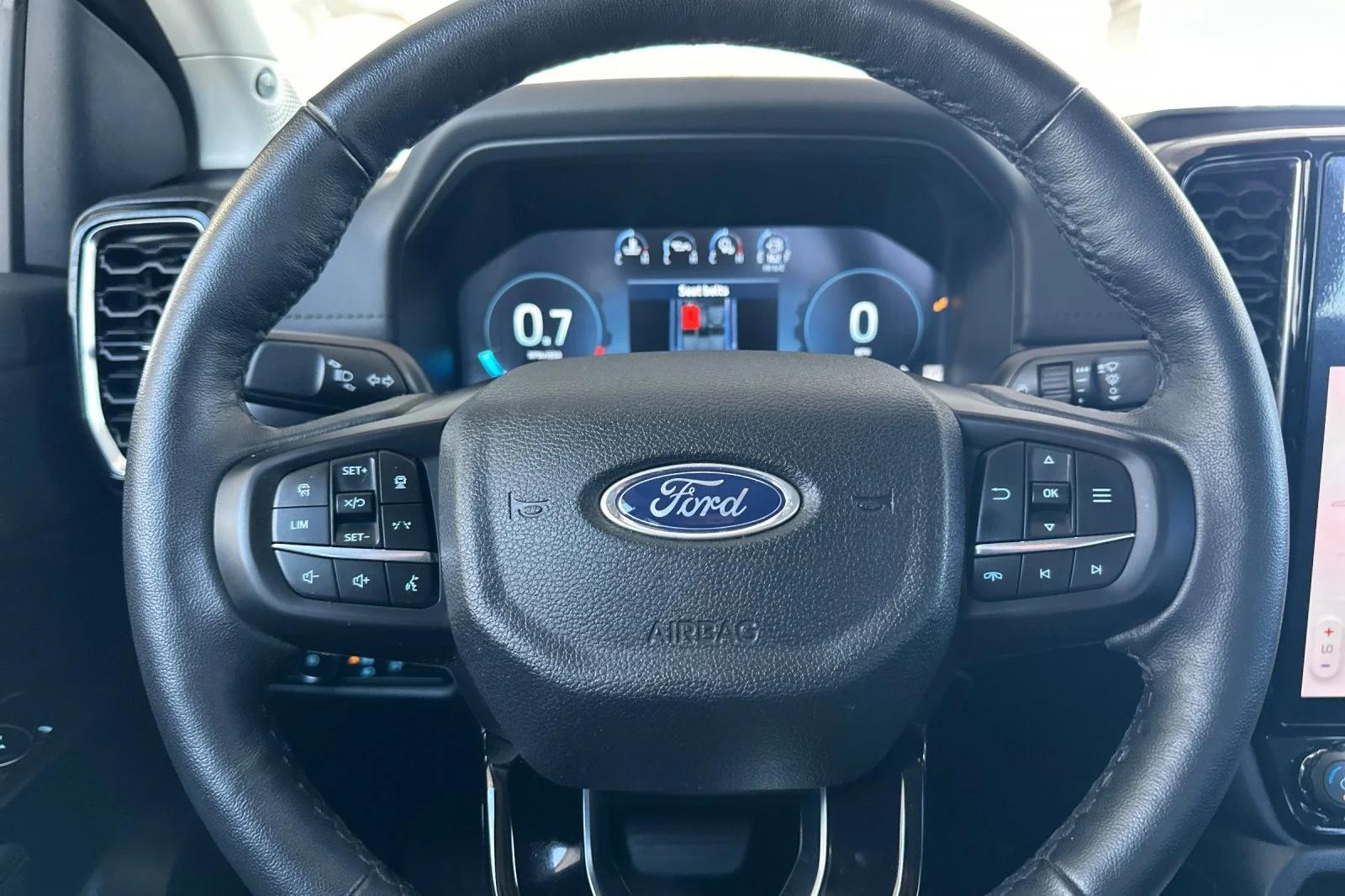Used 2025 Blue Metallic Ford LARIAT image 23