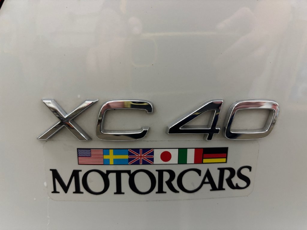 Certified Used 2023 Crystal White Volvo Ultimate image 35