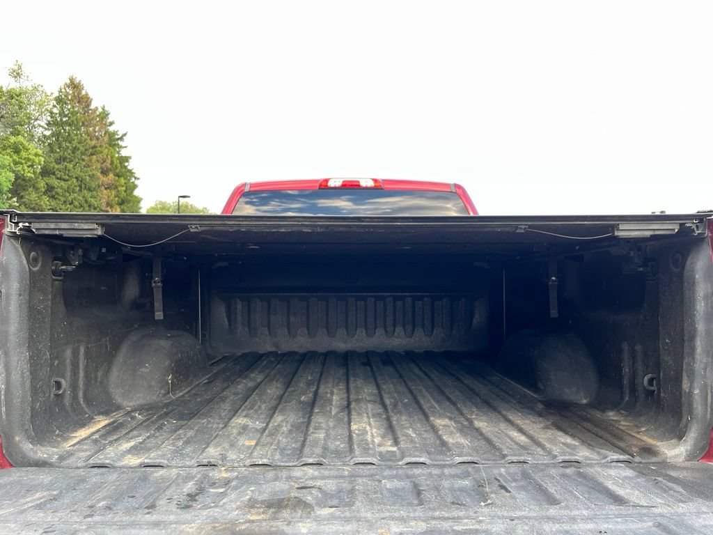 Used 2019 RED QUARTZ TINTCOAT GMC SLE image 12