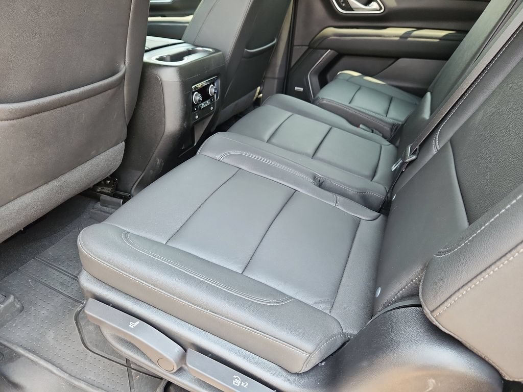 2023 Chevrolet Suburban Z71 - Photo 9