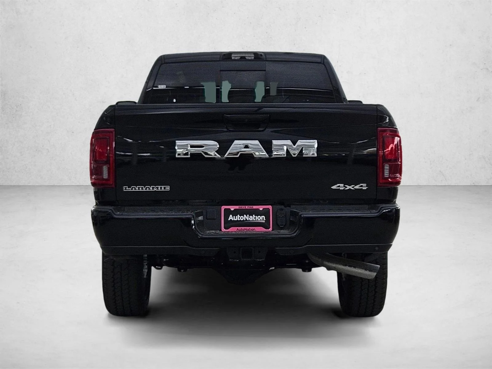 New 2026 Diamond Black Crystal Pearl-Coat Exterior Paint RAM Laramie image 8