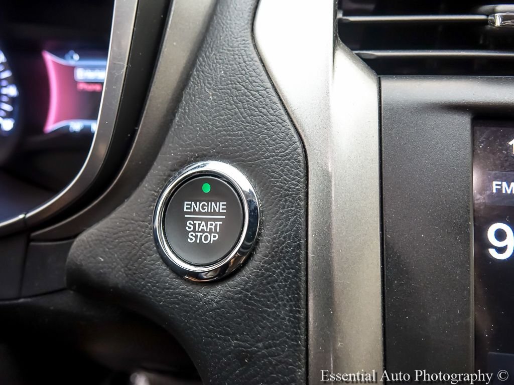 Used 2018 Ingot Silver Ford SE image 14
