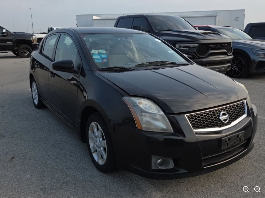 Used 2010 Black Nissan 2.0 SR image 4