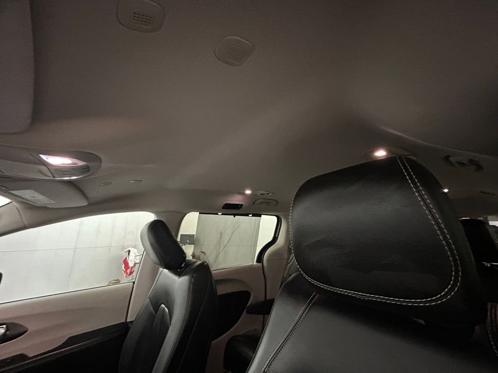 Used 2023 Silver Chrysler Touring L image 25