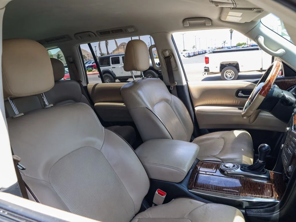 Used 2018 Brown Nissan SL image 18