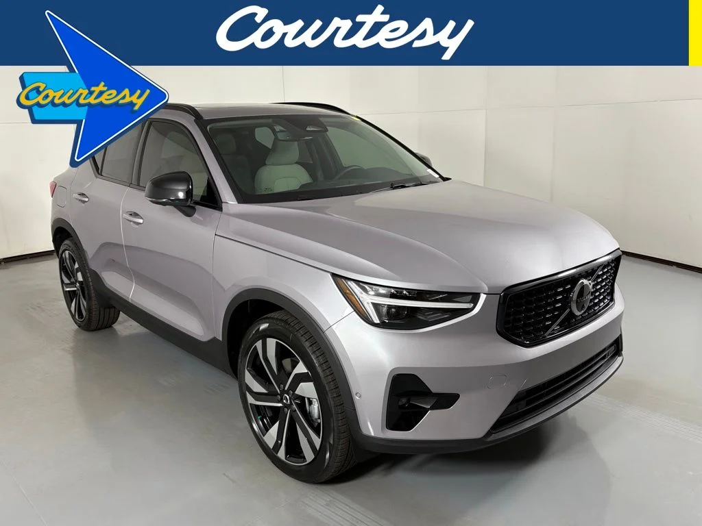 2026 Volvo XC40 B5 Ultra Dark AWD's photo
