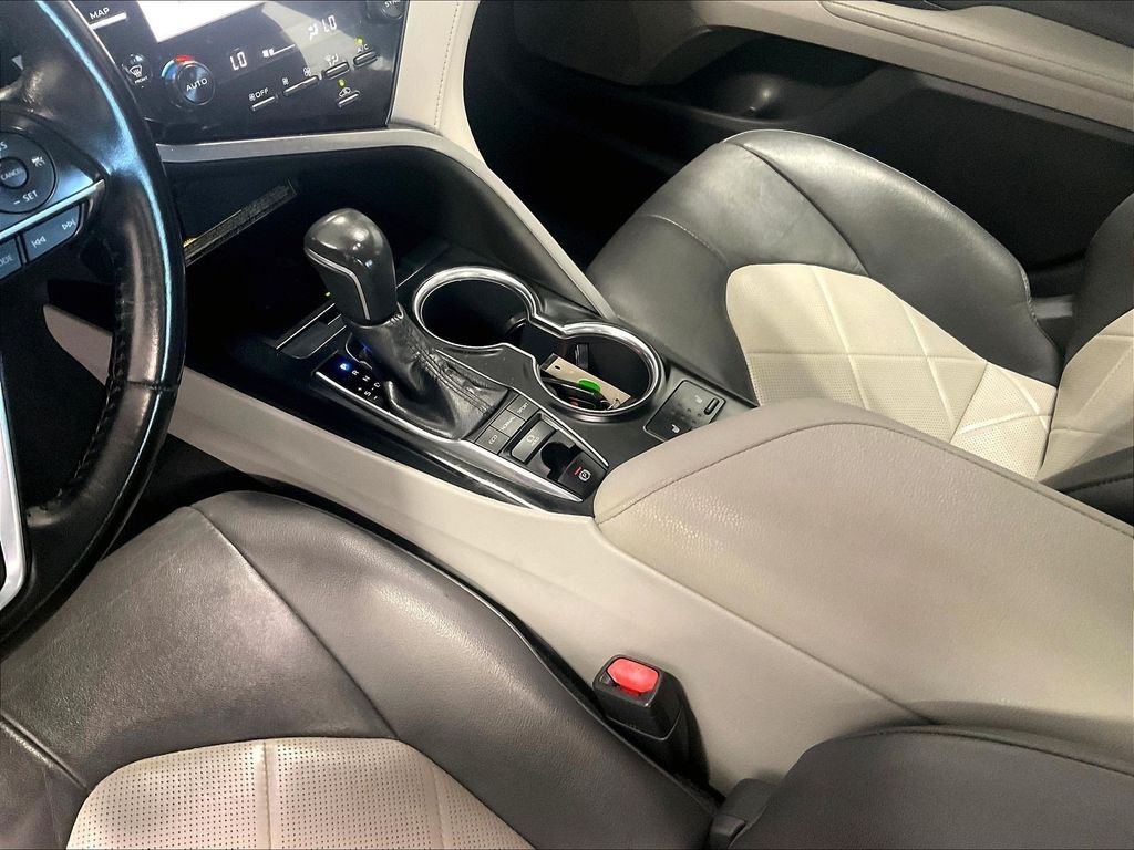 Used 2019 Predawn Gray Mica Toyota XLE image 20