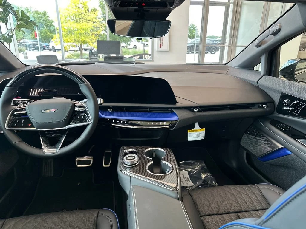 2026 Cadillac OPTIQ V-Series - Photo 26