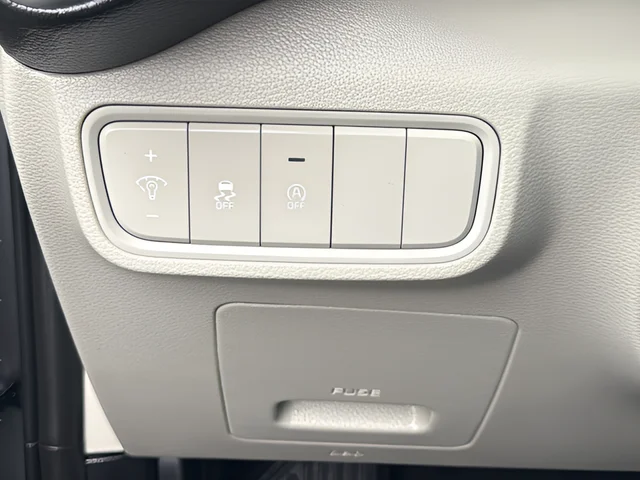 Used 2025 Silver Kia LX image 23
