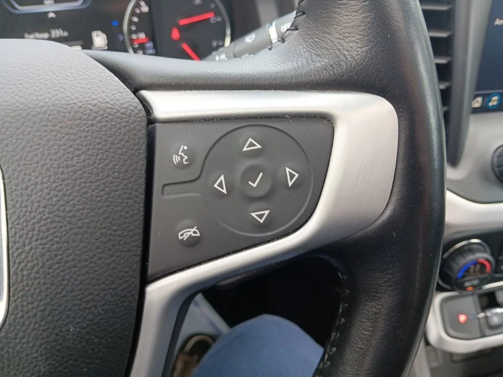 Used 2021 Midnight Blue Metallic GMC SLT image 21