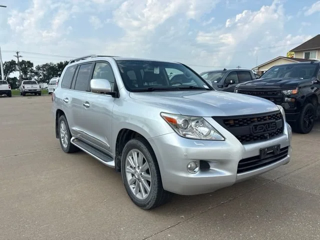 2011 Lexus LX 600 570's photo