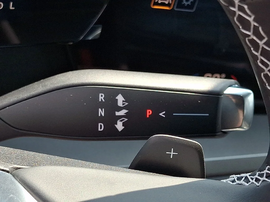 New 2027 Summit White Chevrolet LT image 16