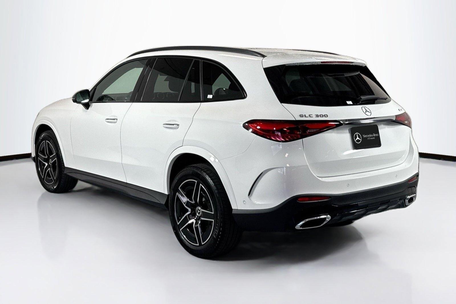 New 2026 Polar White Mercedes-Benz GLC 300 image 7