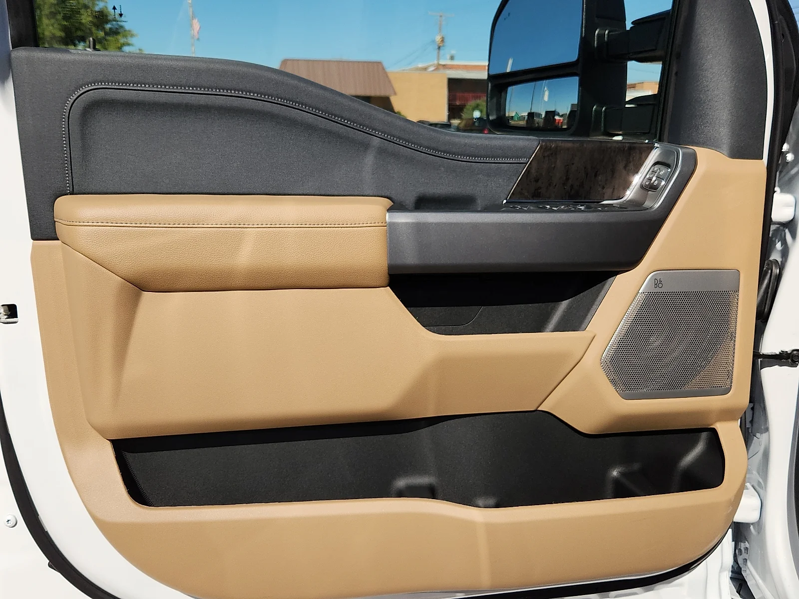 New 2026 Oxford White Ford Lariat image 14
