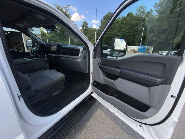 Used 2025 White Ford XLT image 24