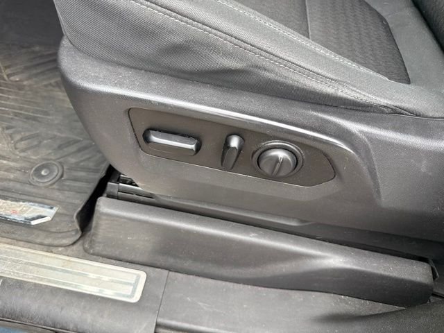 Used 2020 Gray Chevrolet LT image 29