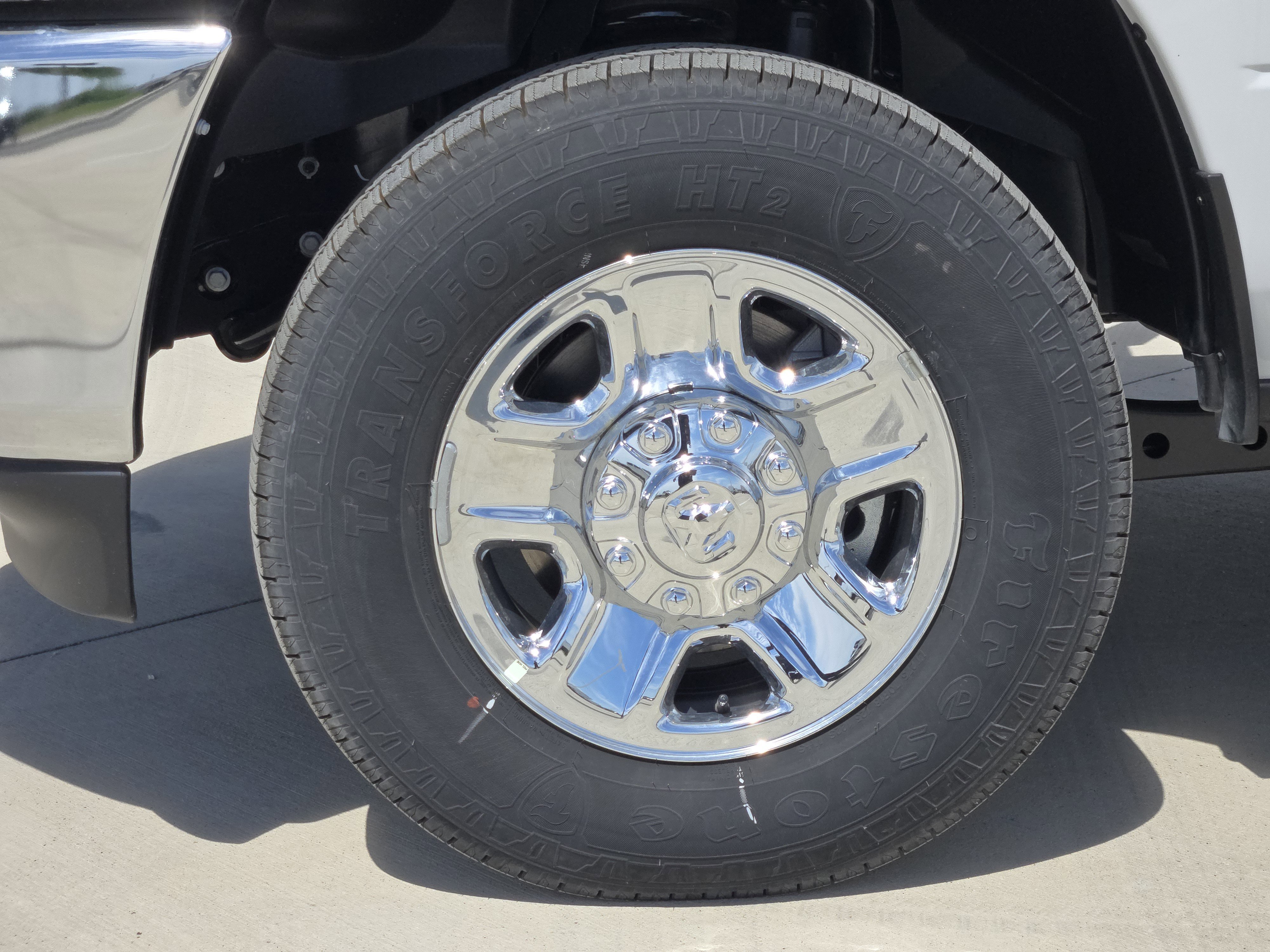 New 2026 Bright White Clear-Coat Exterior Paint RAM Tradesman image 10