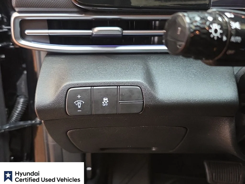 Certified Used 2025 Abyss Black Hyundai SEL Convenience image 27