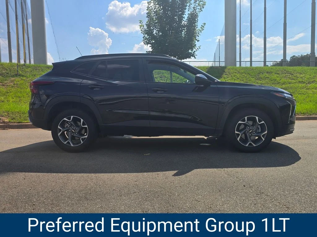 Used 2025 Black Chevrolet LT image 2