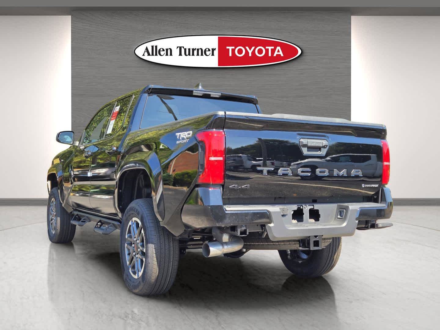 2025 Toyota Tacoma TRD Sport - Photo 9