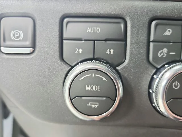 New 2026 White GMC SLT image 30