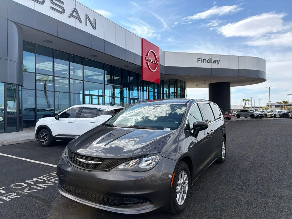 2022 Chrysler Voyager