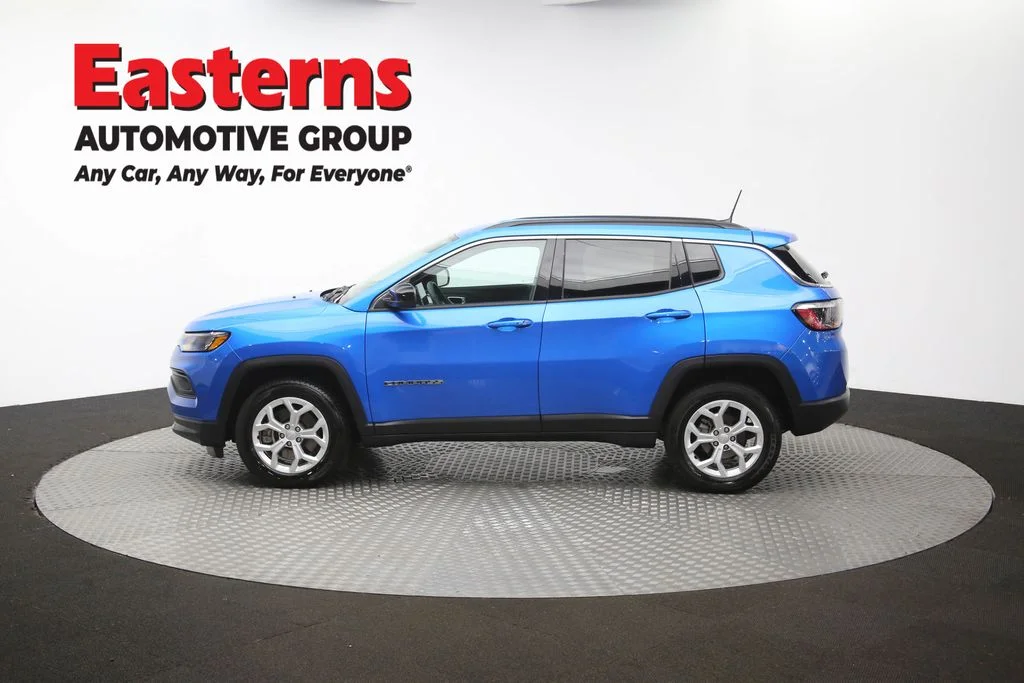 Used 2024 Blue Jeep Latitude image 58
