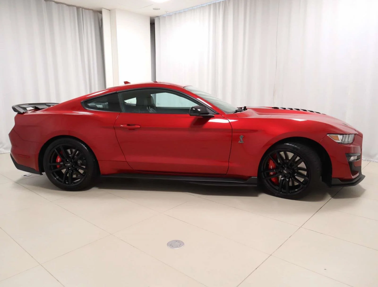 Used 2020 Rapid Red Metallic Tinted Clearcoat Ford Shelby GT500 image 6
